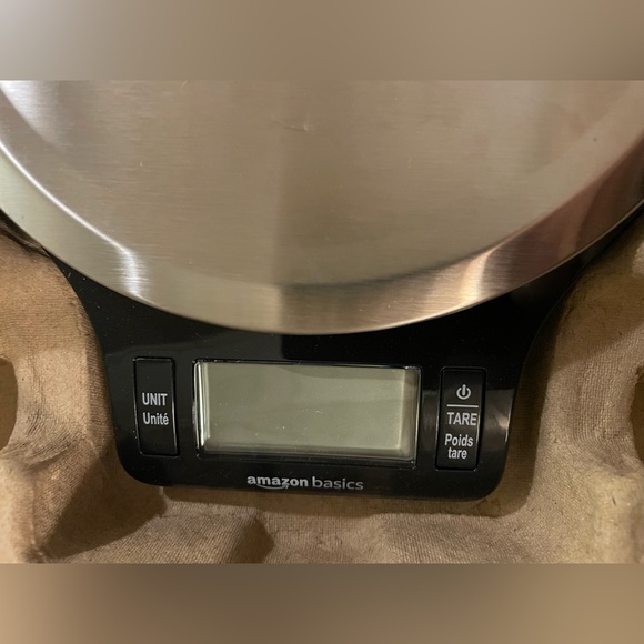 Amazon Basics Kitchen Scale - Picture 2 of 3